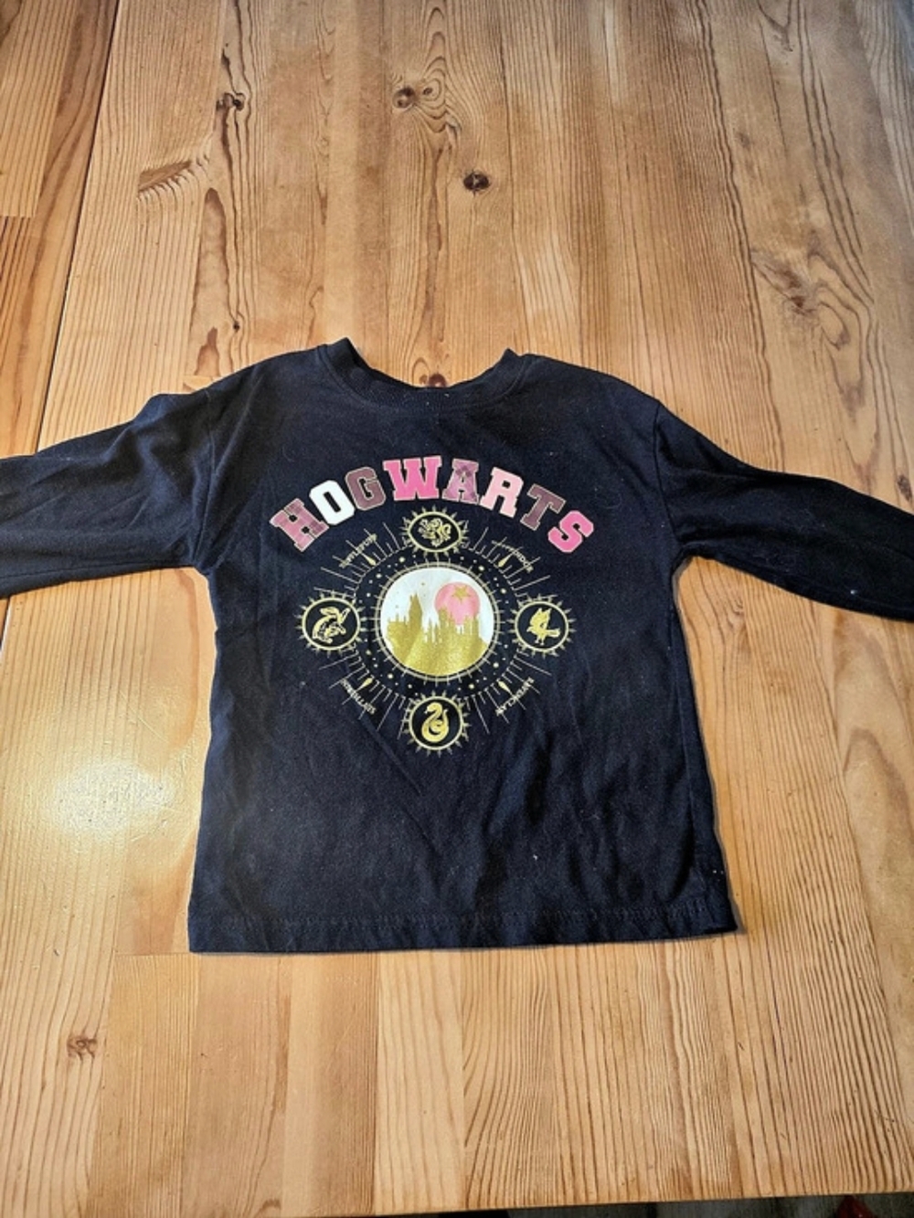 Harry Potter Hogwarts Graphic Long Sleeve Tee in Black
